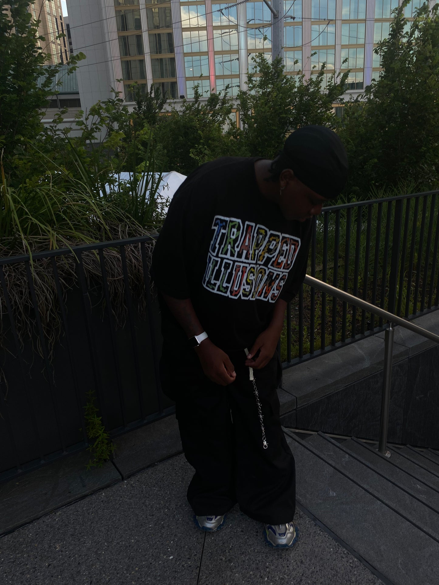 BLACK MULTI COLOR TEE