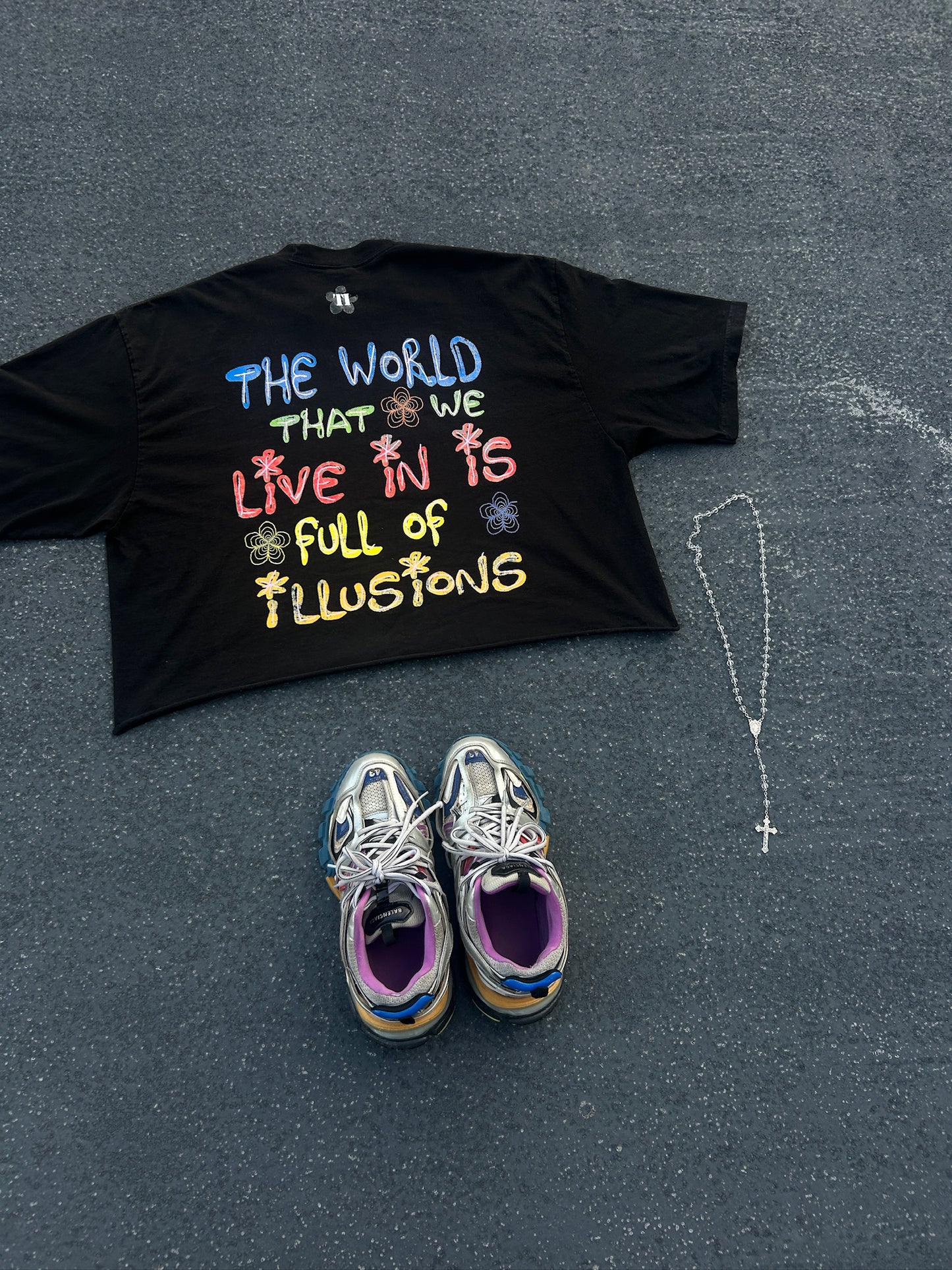 BLACK MULTI COLOR TEE